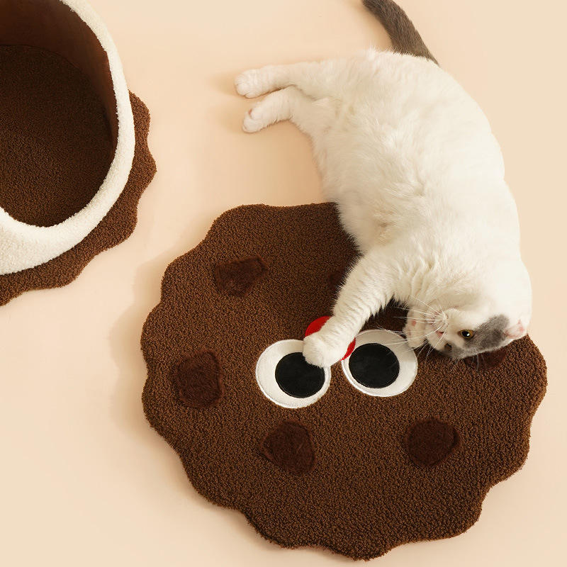 chocolate filled cookie cat's nest